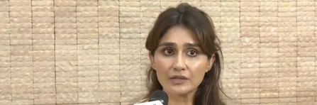 FIR की खबर में गलत फोटो इस्तेमाल होने पर भड़कीं अभिनेत्री अंतरा बनर्जी, कानूनी कार्रवाई की चेतावनी