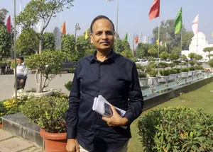दिल्ली के पूर्व मंत्री सत्येंद्र जैन समेत छह गिरफ्तार