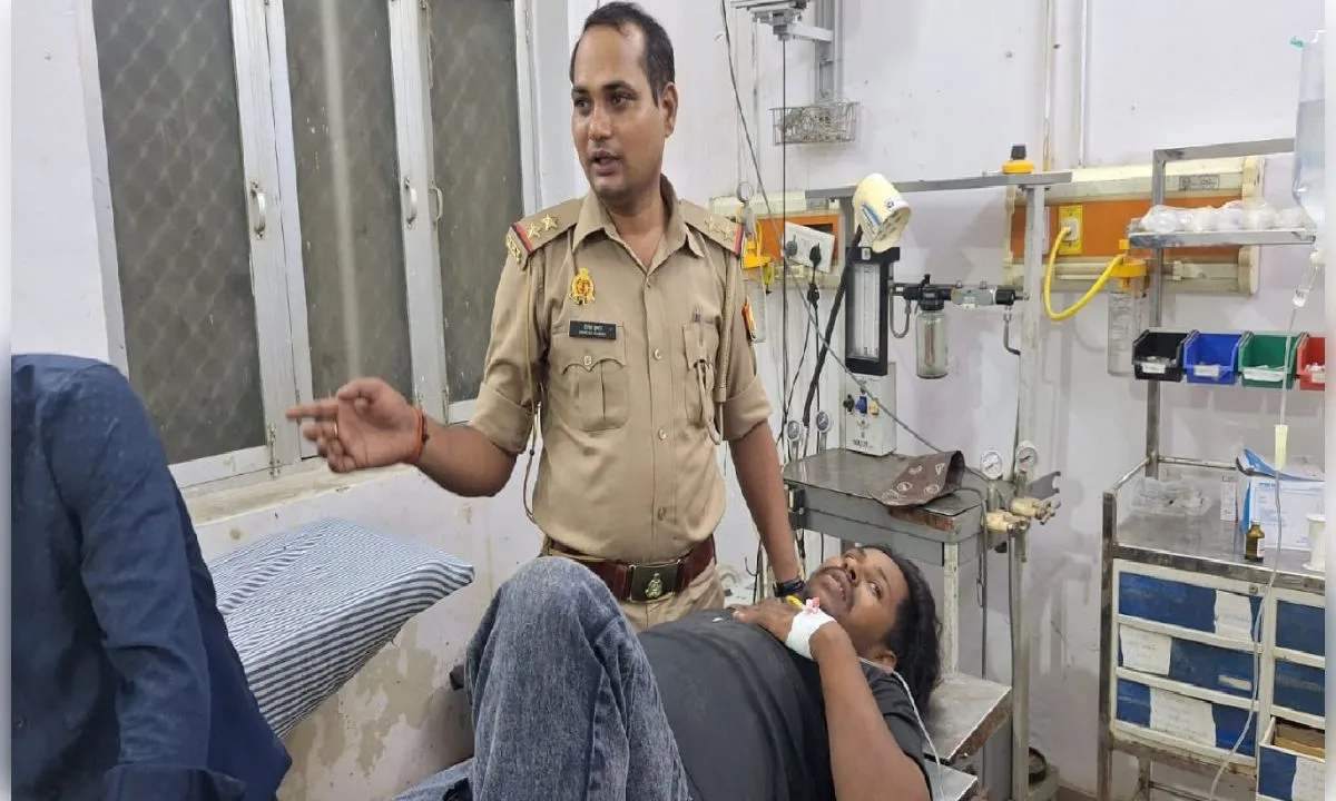 देवरिया : पुलिस मुठभेड़ में दो बदमाश गिरफ्तार, एक के पैर में लगी गोली, छीना गया मंगलसूत्र बरामद