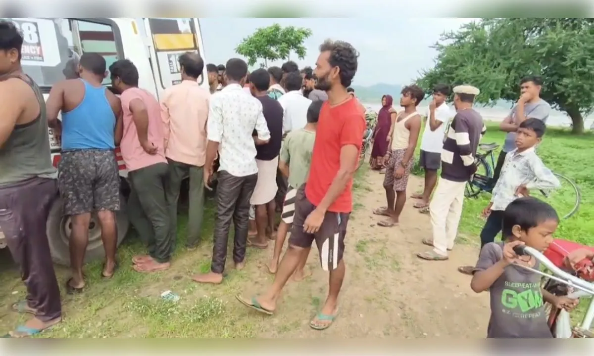 सोनभद्र: मछली पकड़ने नदी किनारे बैठे बुजुर्ग पर मगरमच्छ ने किया जानलेवा हमला