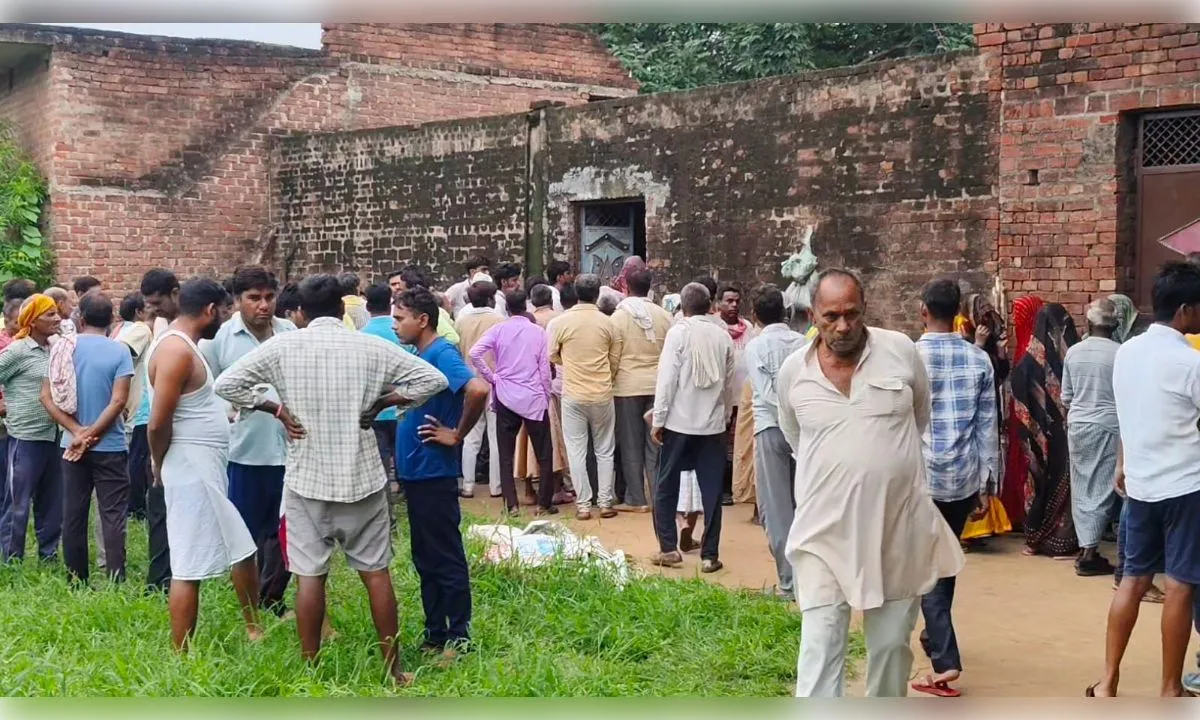 इटावा में मां-बेटी की गला रेतकर हत्या, जांच में जुटी पुलिस