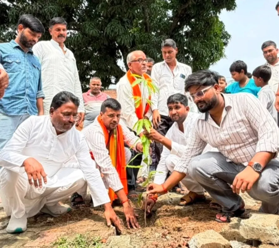 गांव का विकास और जनता की सेवा हमारी प्राथमिकता - श्रीश पाण्डेय