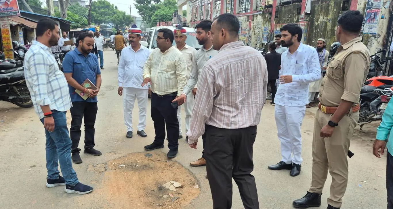 यातायात बाधित करने वाले अस्थायी अतिक्रमण को हटाने का निर्देश 