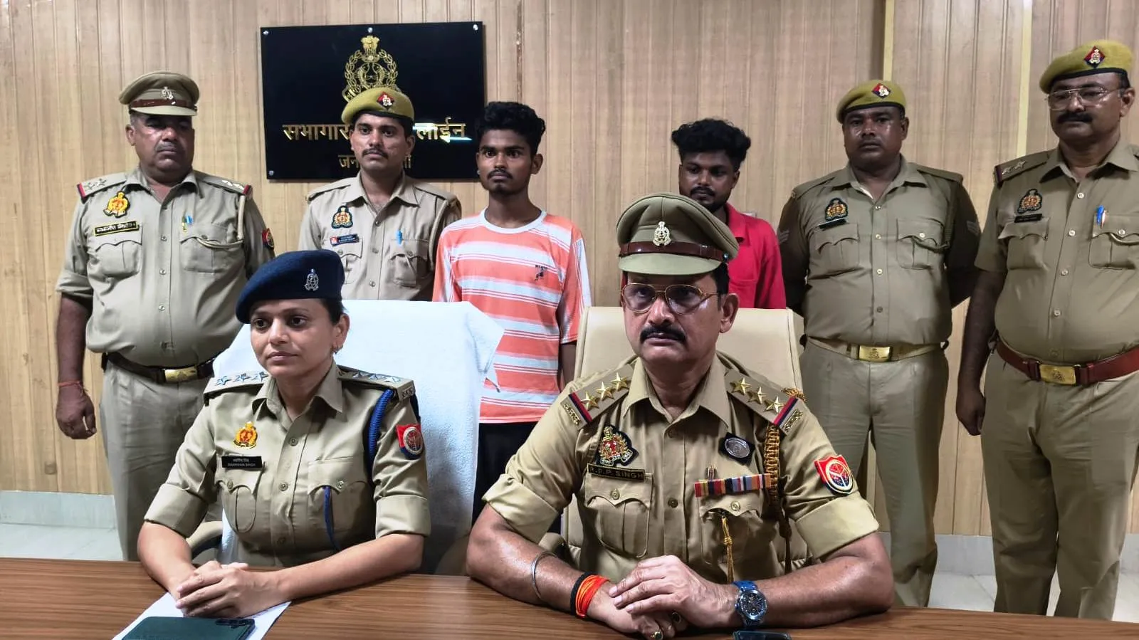 मोबाइल चोरी कर एटीएम मशीन पर क्यूआर स्कैन कर पैसे निकालने वाले गैंग के सरगना सहित तीन गिरफ्तार