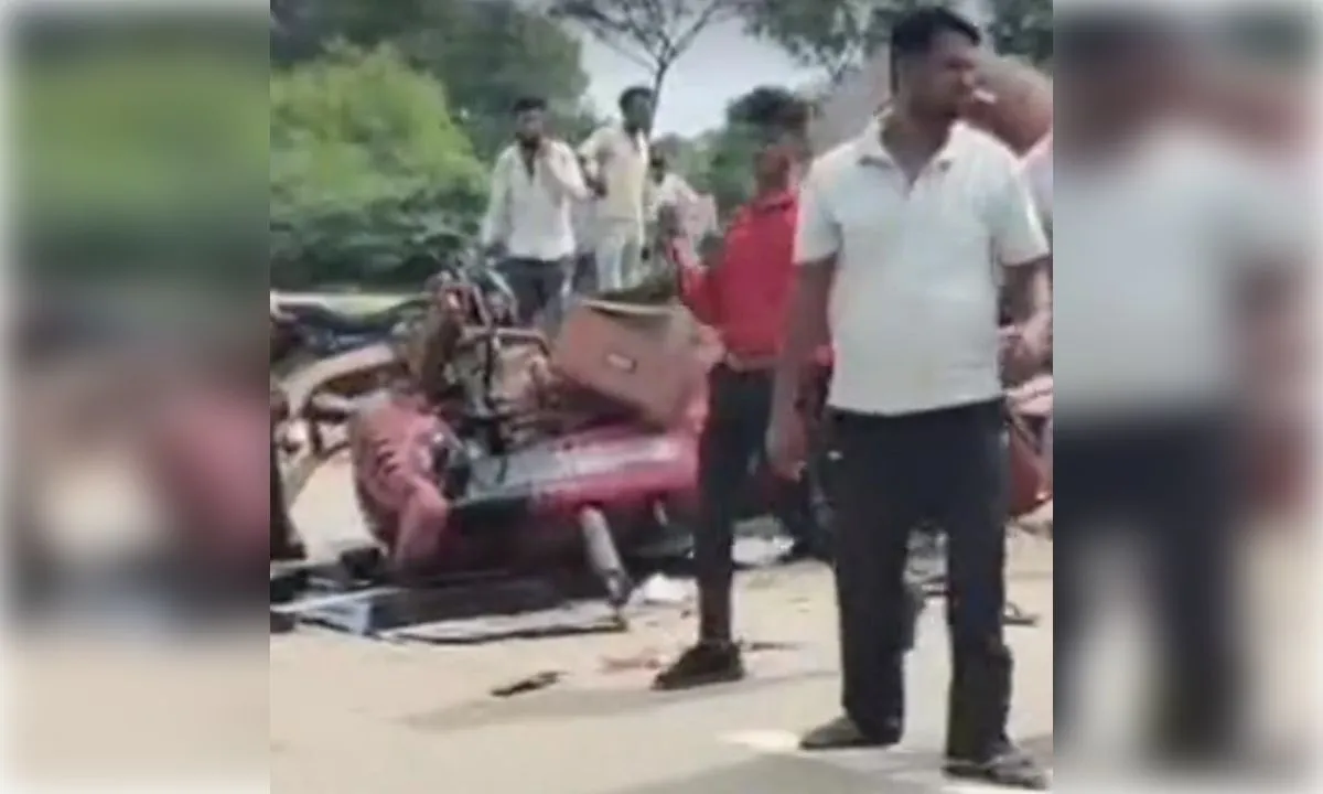प्रयागराज में मजदूरों से भरी ट्रैक्टर-ट्रॉली पलटने महिला की मौत, 20 मजदूर घायल
