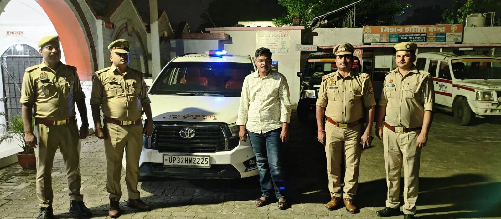 फर्जी OSD बनकर फर्जी लोगो एवं लाल-नीली बत्ती लगाकर घूमने वाला जालसाज गिरफ्तार 