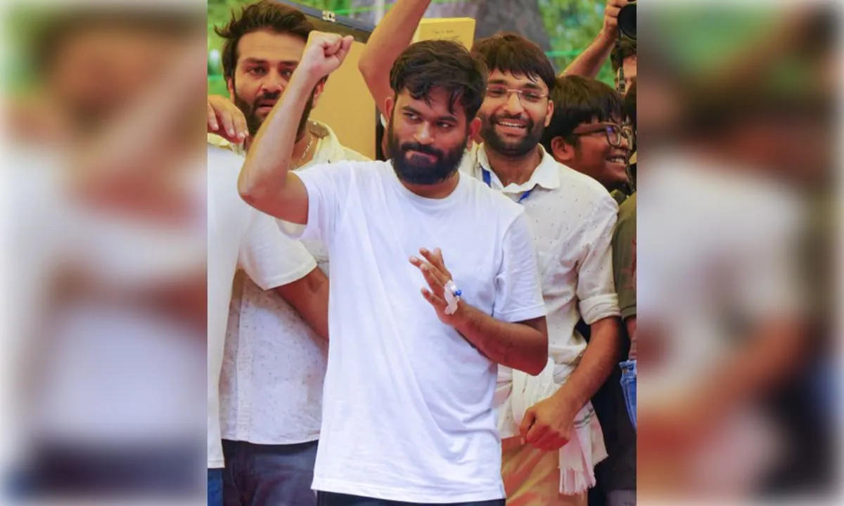 लातूर के सरकारी स्कूल में हंगामा करने के आरोप में अभिजीत दिपके समेत 5 पर FIR