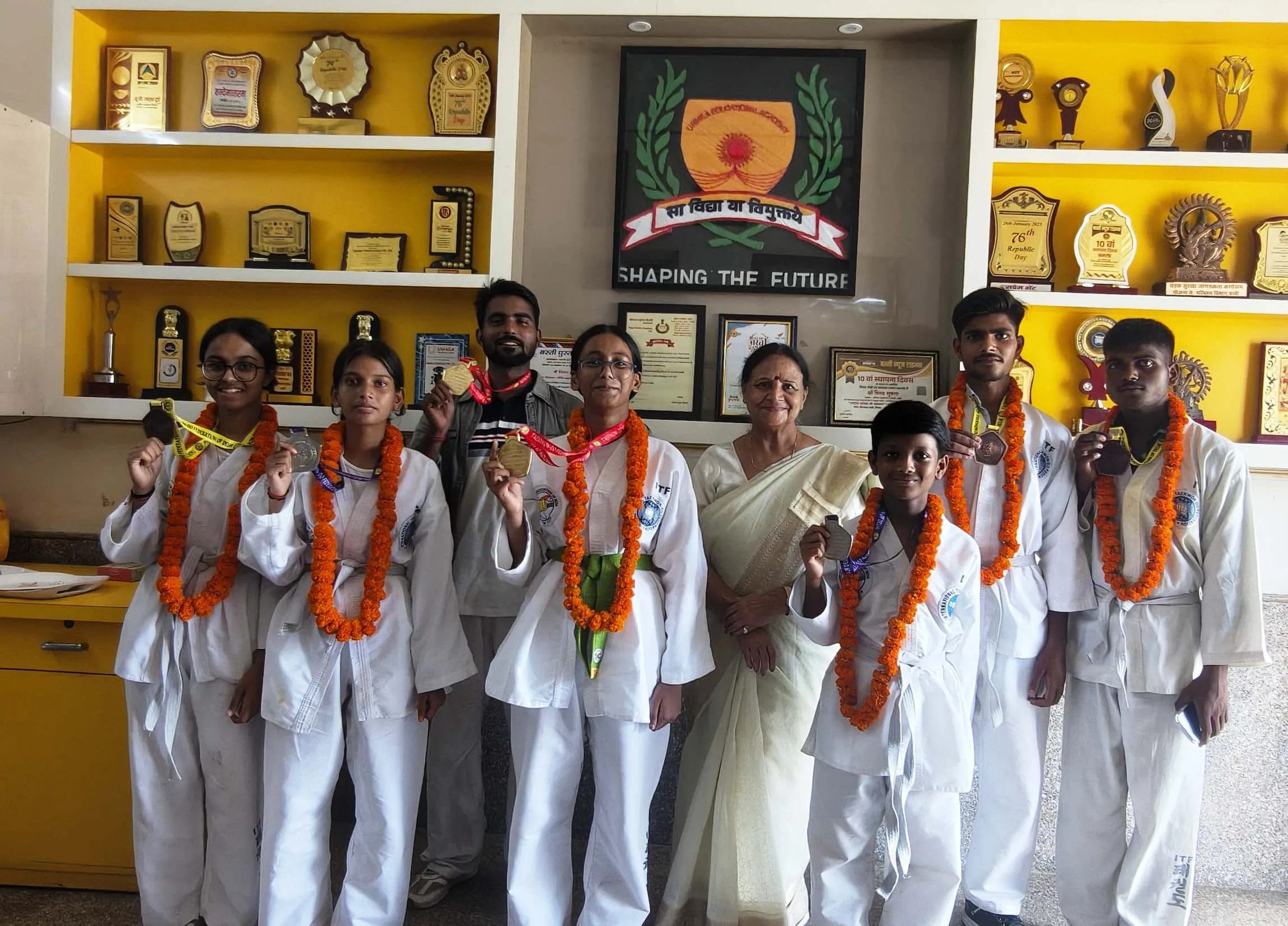उर्मिला एजुकेशनल एकेडमी के विद्यार्थियों ने 37वीं स्टेट आईटी चैंपियनशिप में जीते सात पदक