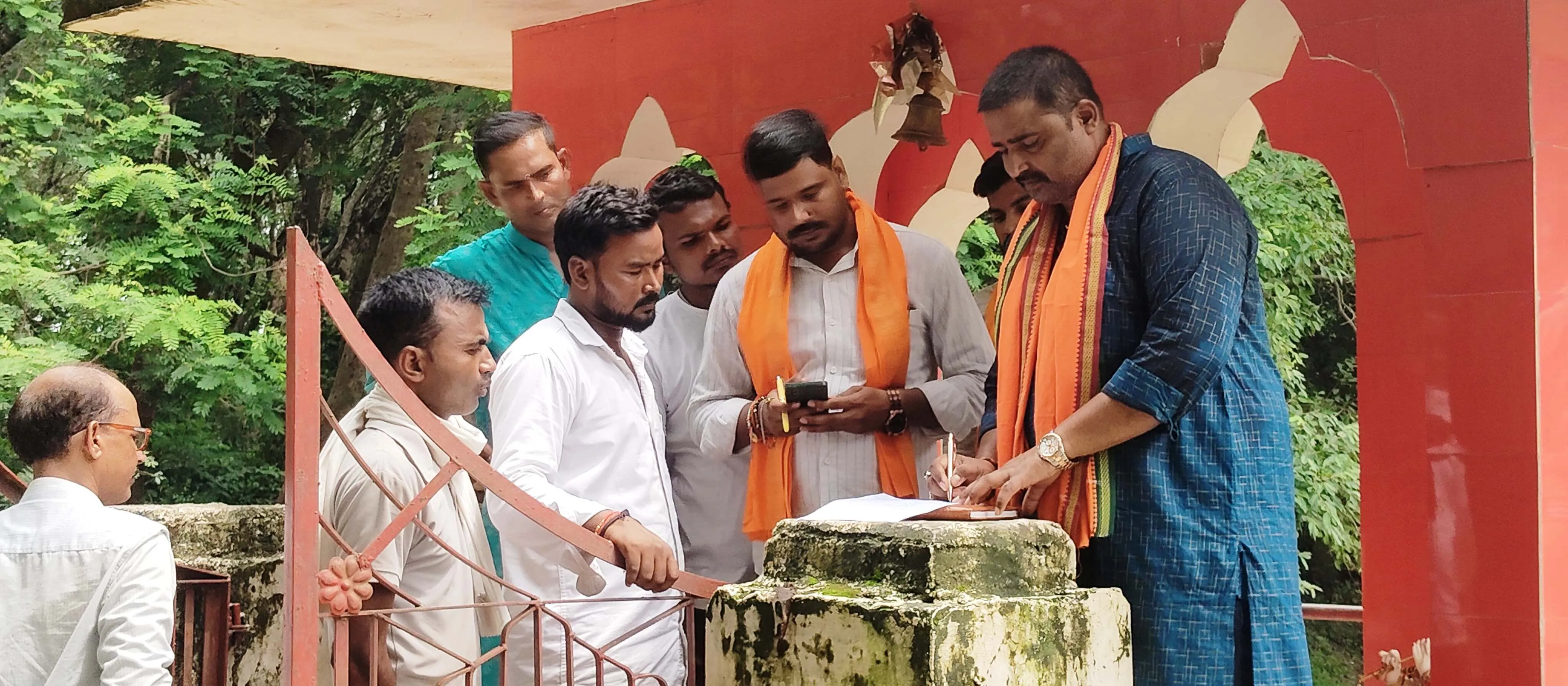 भगवान श्रीराम की मूर्ति खंडित किए जाने की घटना से क्षेत्र में आक्रोश का माहौल  