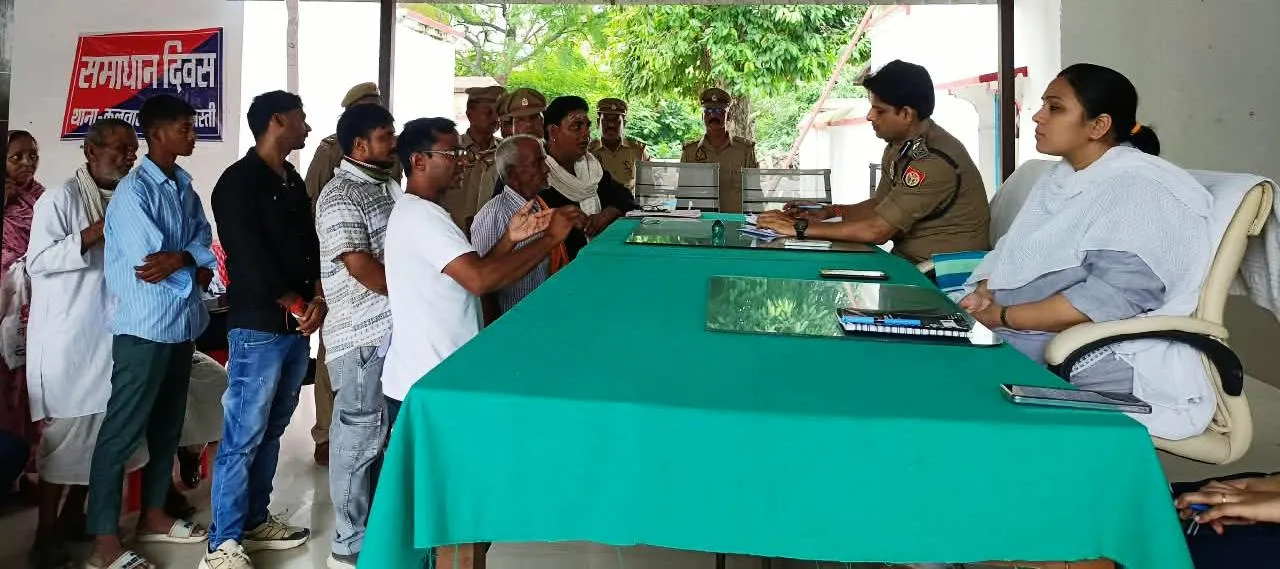 डीएम और एसपी ने थाना समाधान दिवस पर दिया निष्पक्ष निस्तारण के निर्देश 