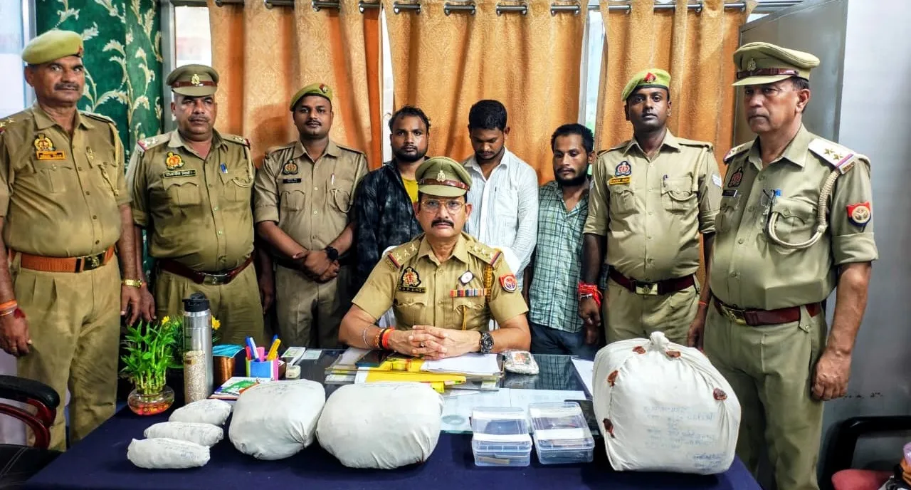 गांजा तस्करी गिरोह के 3 अभियुक्त लाखो के अवैध गांजा के साथ गिरफ्तार 