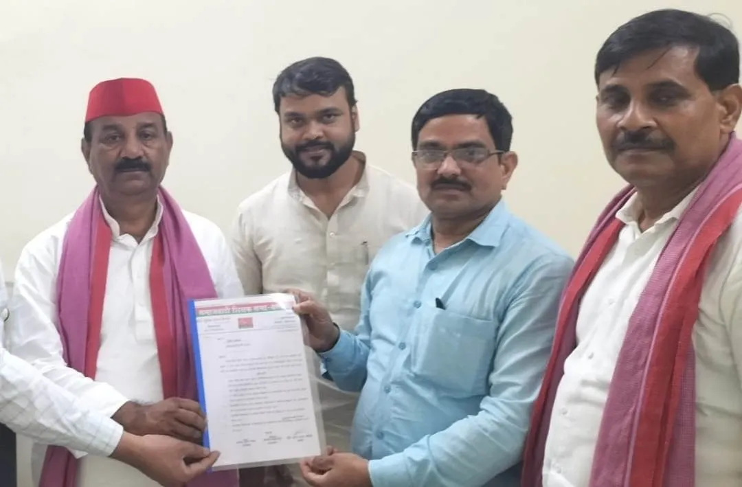 सपा के प्रदेश अध्यक्ष से मिले समाजवादी शिक्षक सभा के पदाधिकारी, ओपीस बहाली की मांग