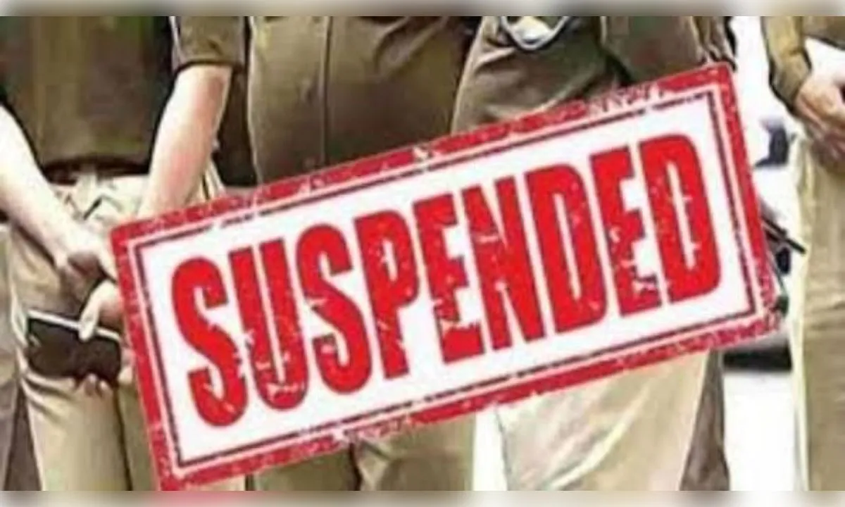 तीन लाख की लूट में कार्रवाई न करने पर दारोगा समेत पांच पुलिसकर्मी निलंबित