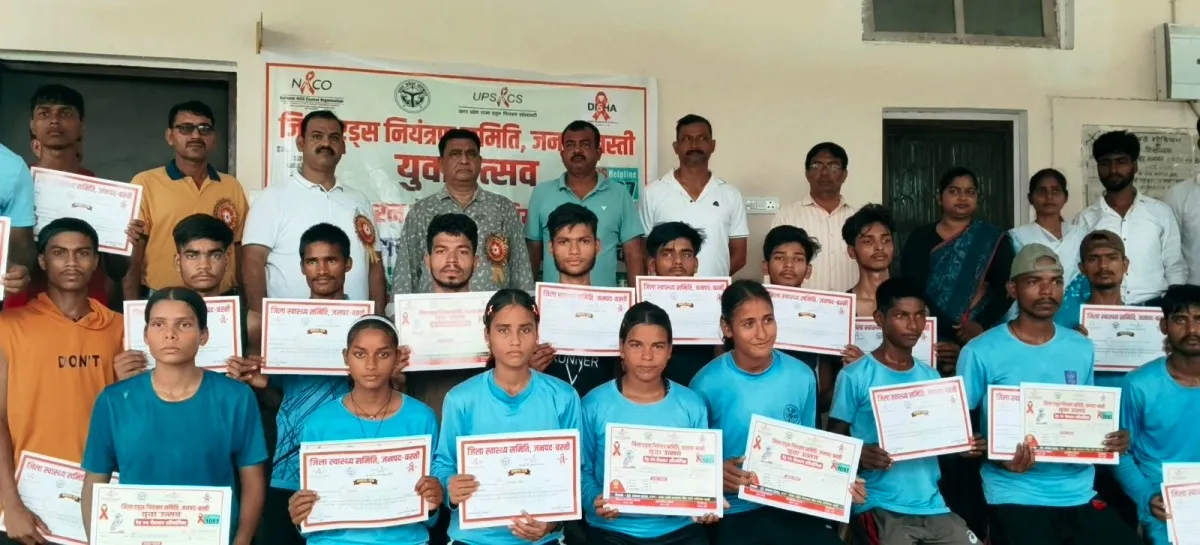एड्स जागरूकता के लिये रेड रन मैराथन का आयोजनः विजेता पुरस्कृत