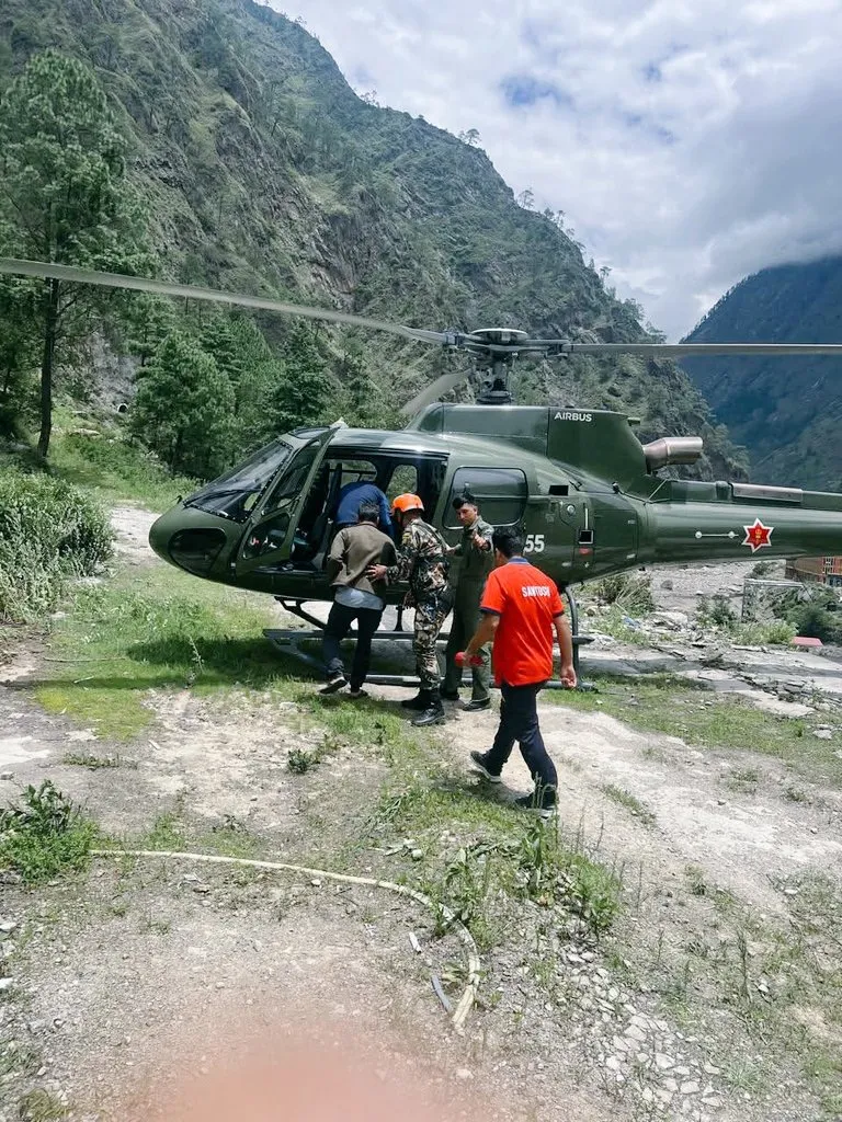नेपाल में सुरंगों में फंसे लोगों के रेस्क्यू के लिए भारत ने भेजी विशेष टीम, 10 टन राहत सामग्री भी पहुंची