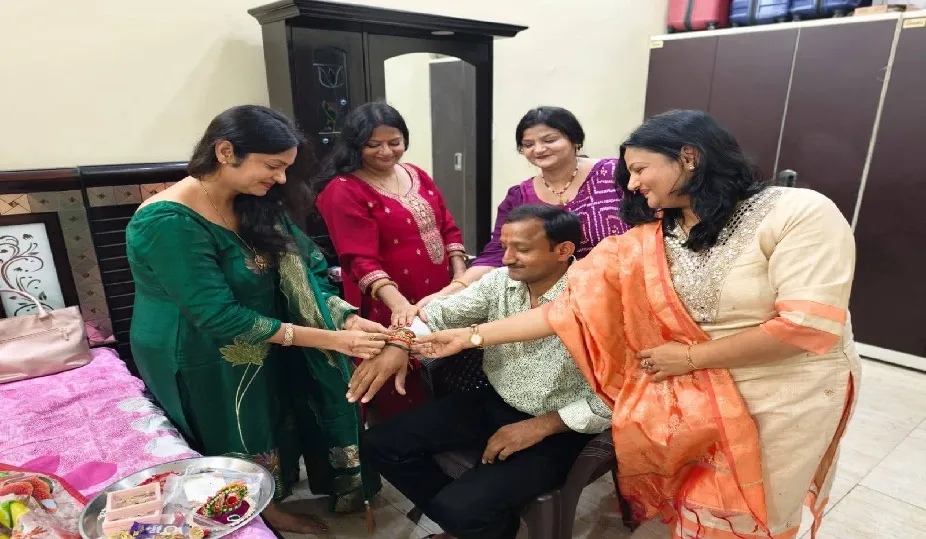 अनुजा बंसल ने भाई नितिन सिंगल को बांधी प्रेम और स्नेह की राखी