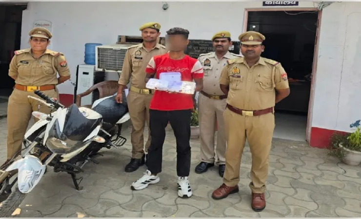  बंद मकानों में चोरी करने वाला शातिर चोर गिरफ्तार, लाखों के जेवर बरामद
