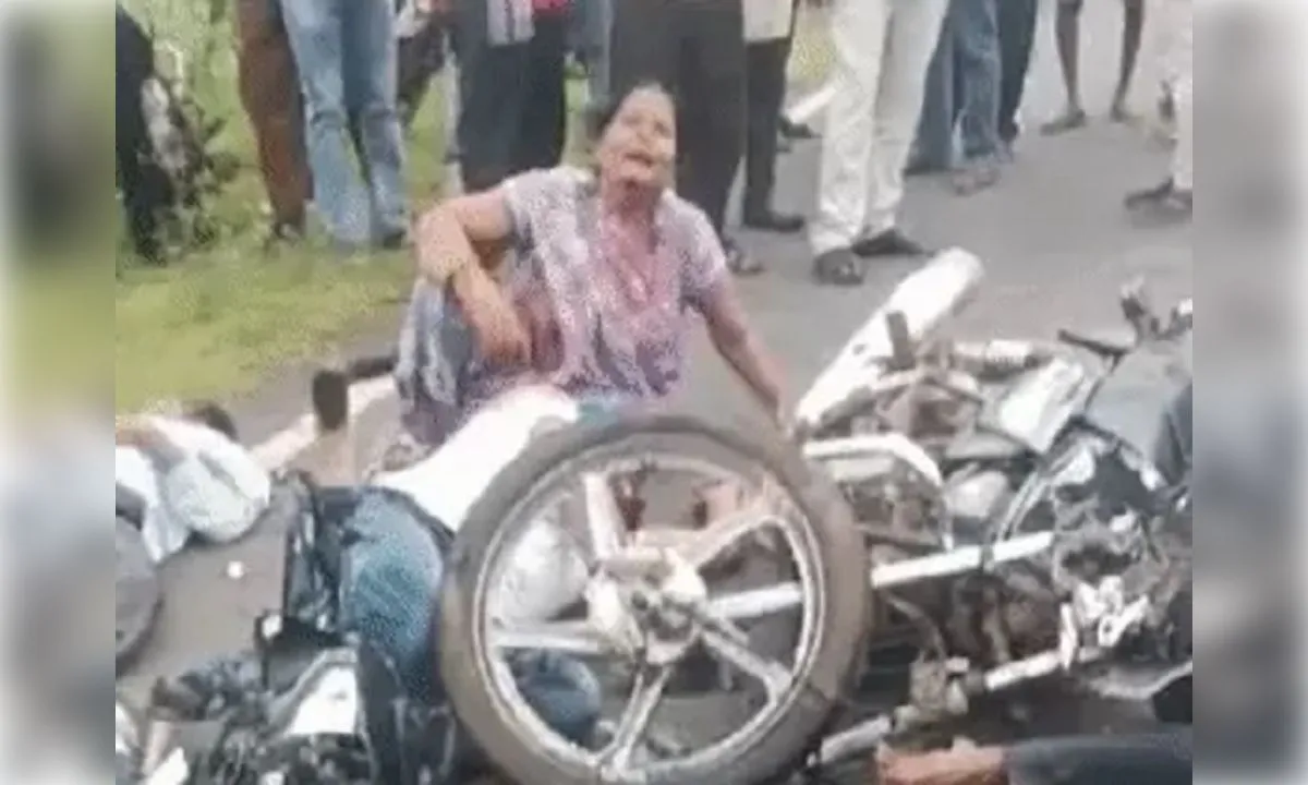 मध्य प्रदेश: बाइकों की भिड़ंत में एक ही परिवार के तीन लोगों समेत चार की मौत