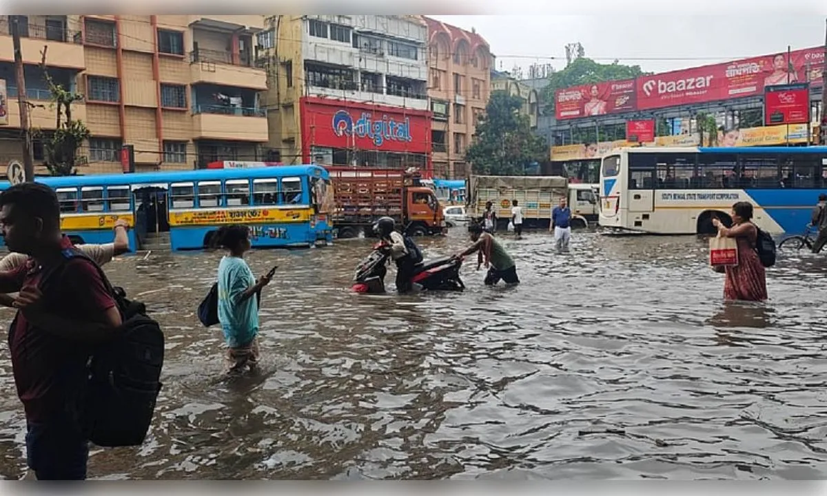 कोलकाता में फिर क्लाउडबर्स्ट जैसे हालात, एक घंटे में 130 मिमी बारिश