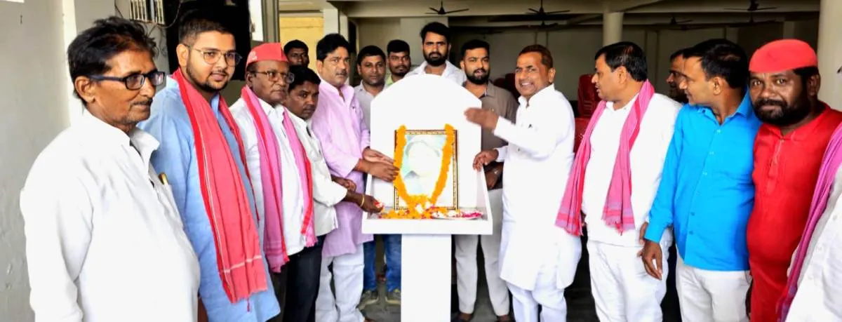 समाजवादियों ने जयन्ती पर वीरांगना फूलनदेवी को किया नमन्