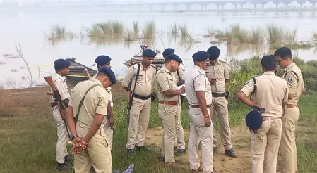 पटना में सोन नदी के बीच पुलिस और अपराधियों की मुठभेड़, एक बदमाश घायल
