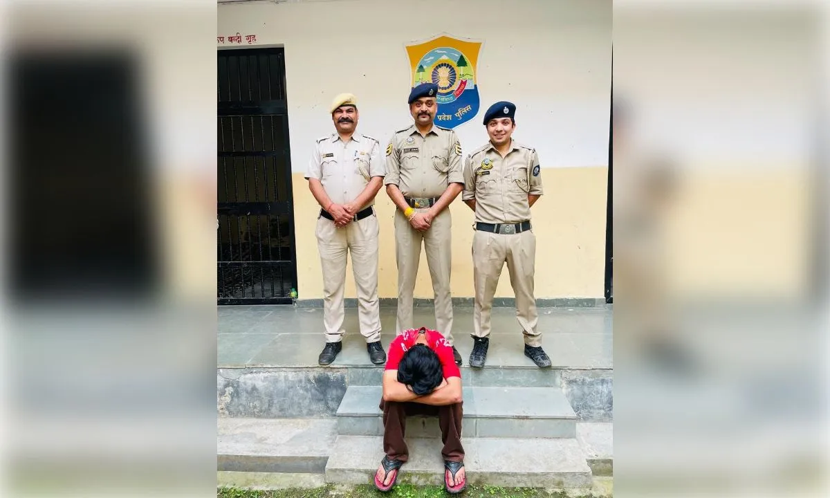 आस्था के दरबार में चोरी करने वाला आरोपी पुलिस के हत्थे चढ़ा