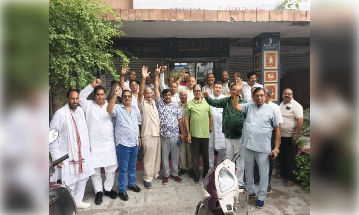 बढ़े हुए हाउस टैक्स के विरोध में व्यापारियों का बिगुल