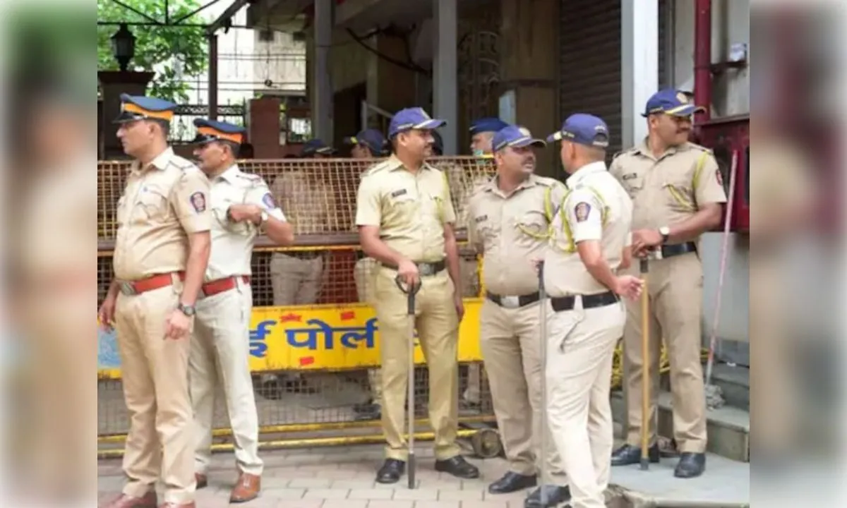 नौसैनिक के घर चार शव मिलने से सनसनी, दो मासूम बच्चियां भी मृत