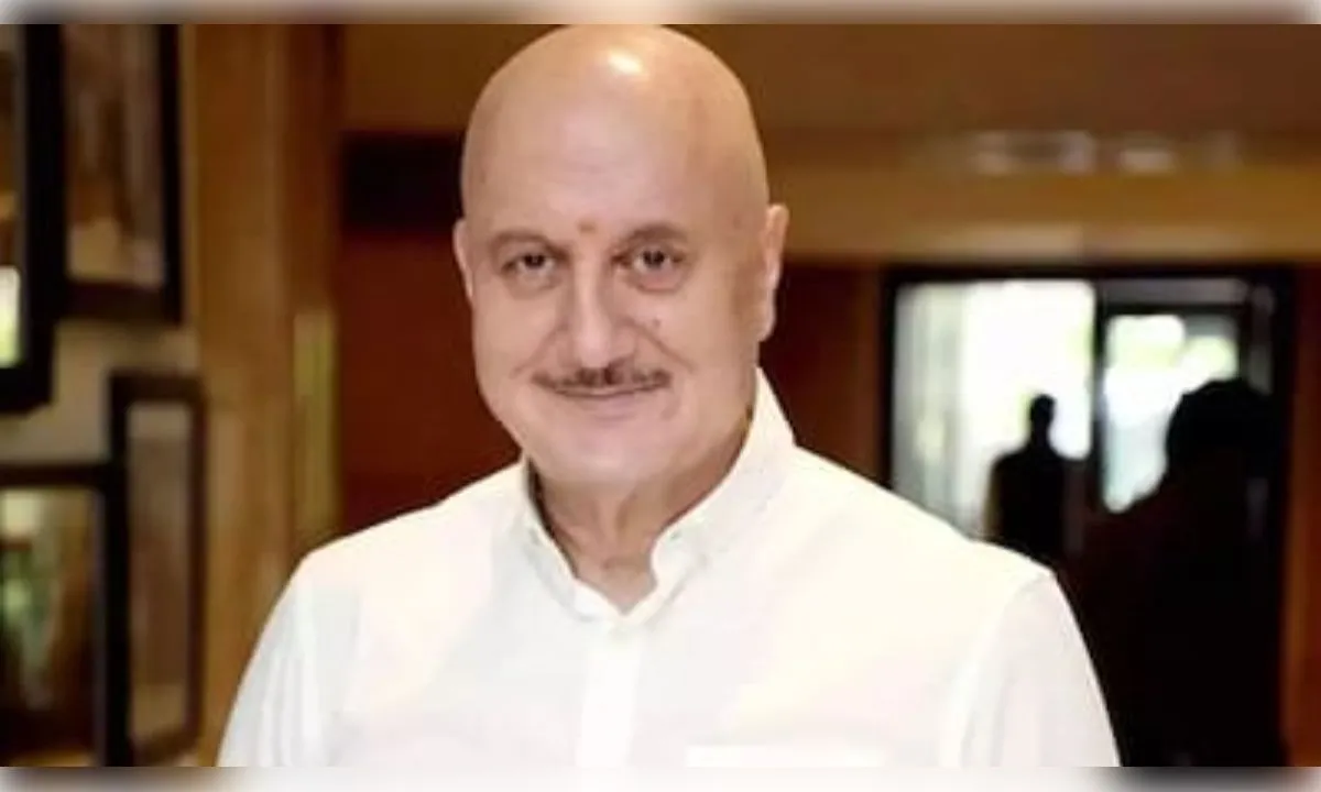अनुपम खेर ने किया 555वीं फिल्म का ऐलान, सस्पेंस बरकरार