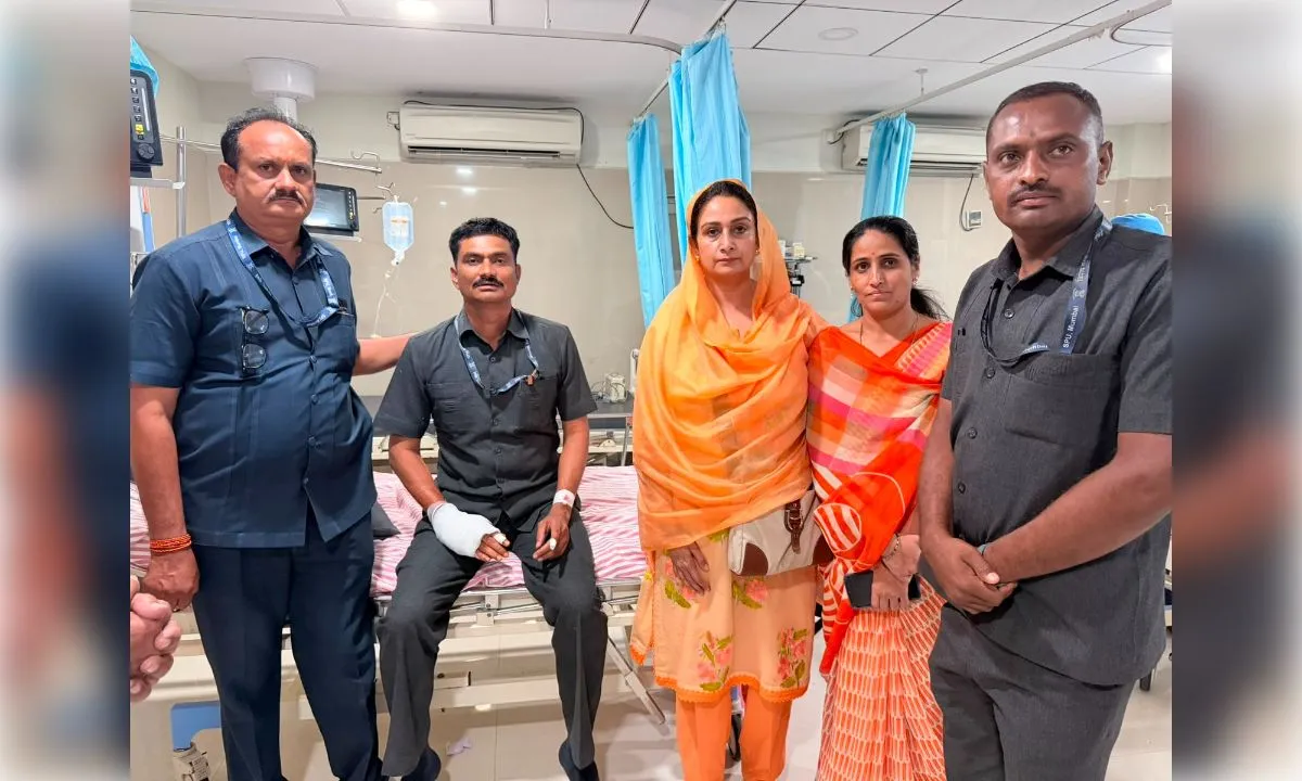 सुखबीर बादल की जान बचाने वाले इंस्पेक्टर को हरसिमरत ने किया सलाम