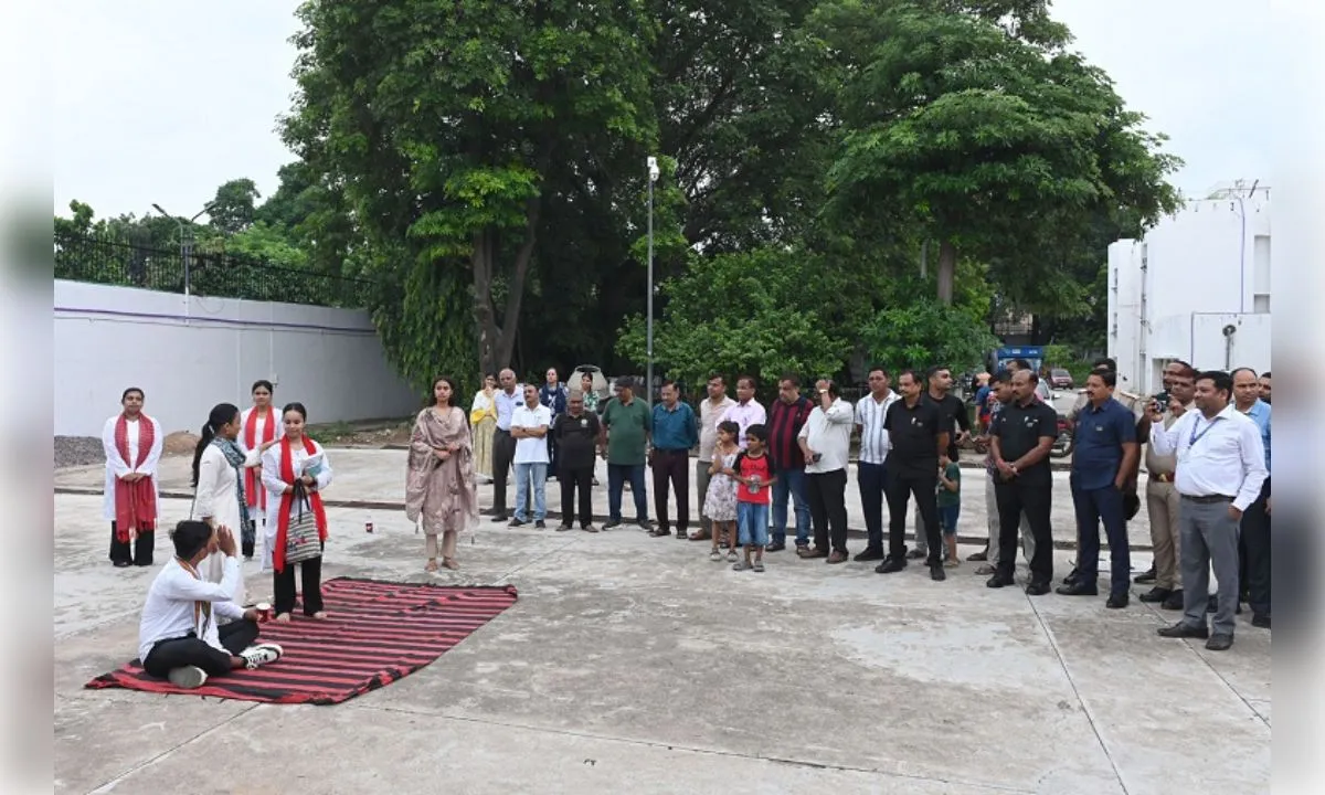 नशे के दुष्प्रभावों से बचाने के लिए राजभवन में नुक्कड़ नाटक