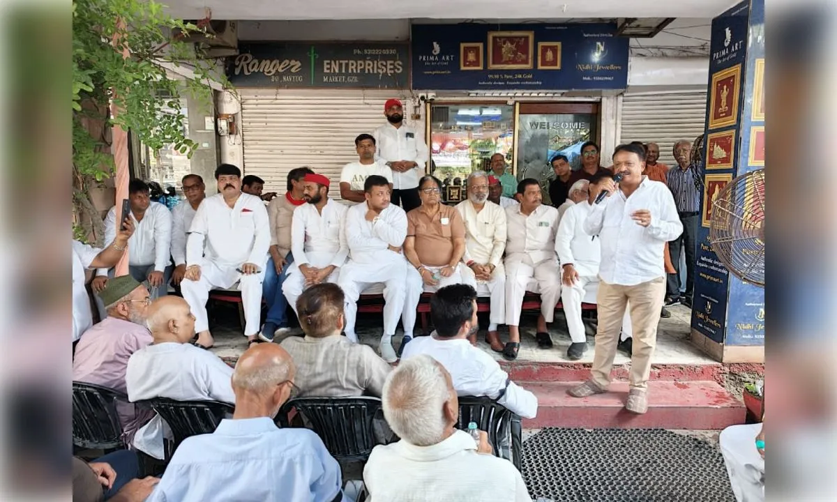 बढ़े हुए हाउस टैक्स के खिलाफ व्यापारियों का धरना चौथे दिन भी जारी