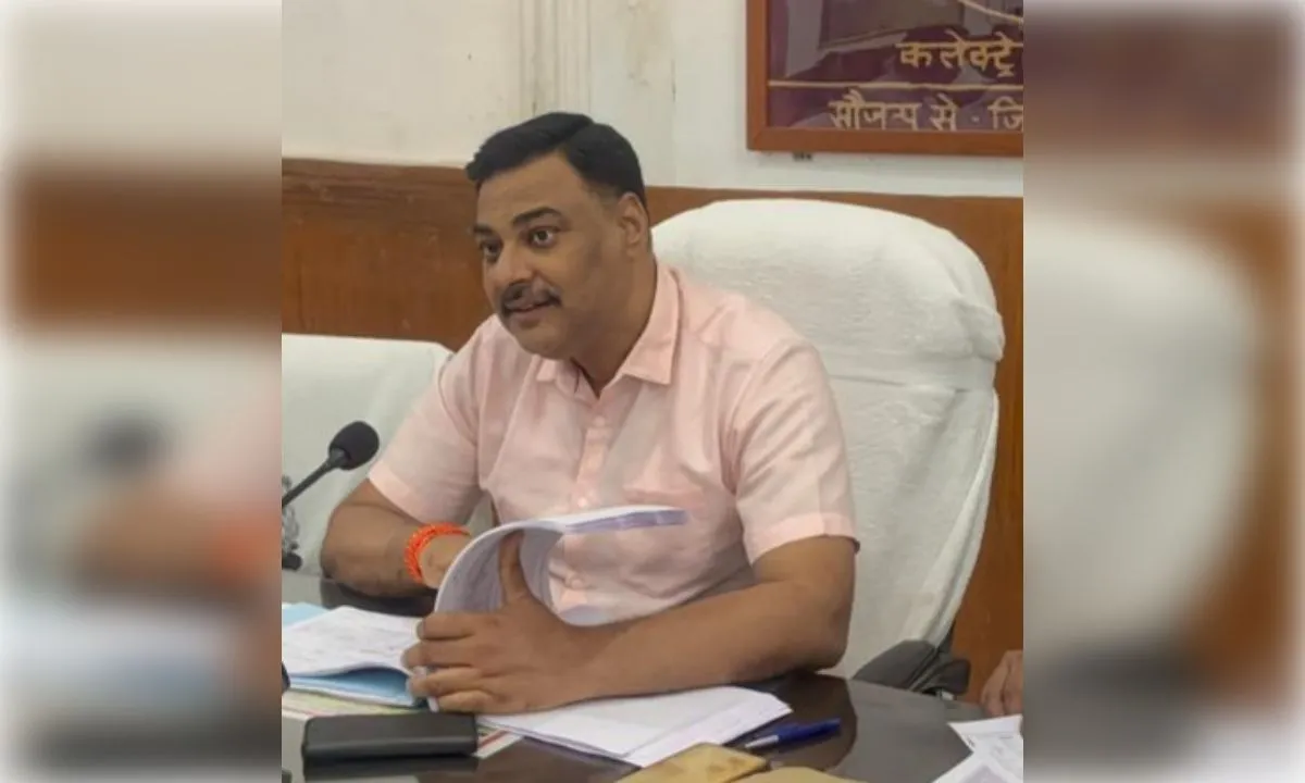 चीनी का तय सीमा से अधिक स्टॉक मिला तो होगी कार्रवाई : डीएम