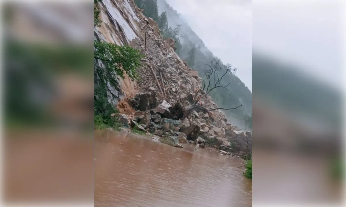 उत्तराखंड में बारिश का कहर, नदियां उफान पर, हाई अलर्ट जारी