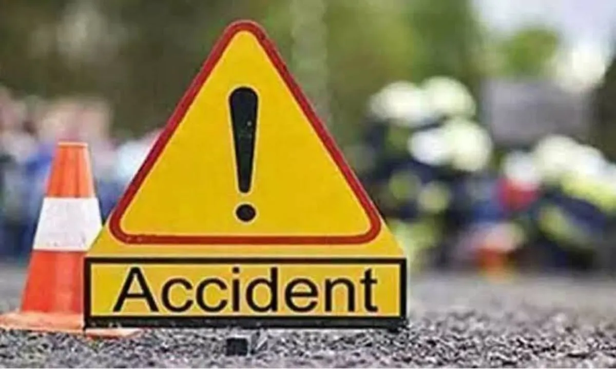 नोएडा में तेज रफ्तार कार ने बाइक को मारी टक्कर, युवक की मौत