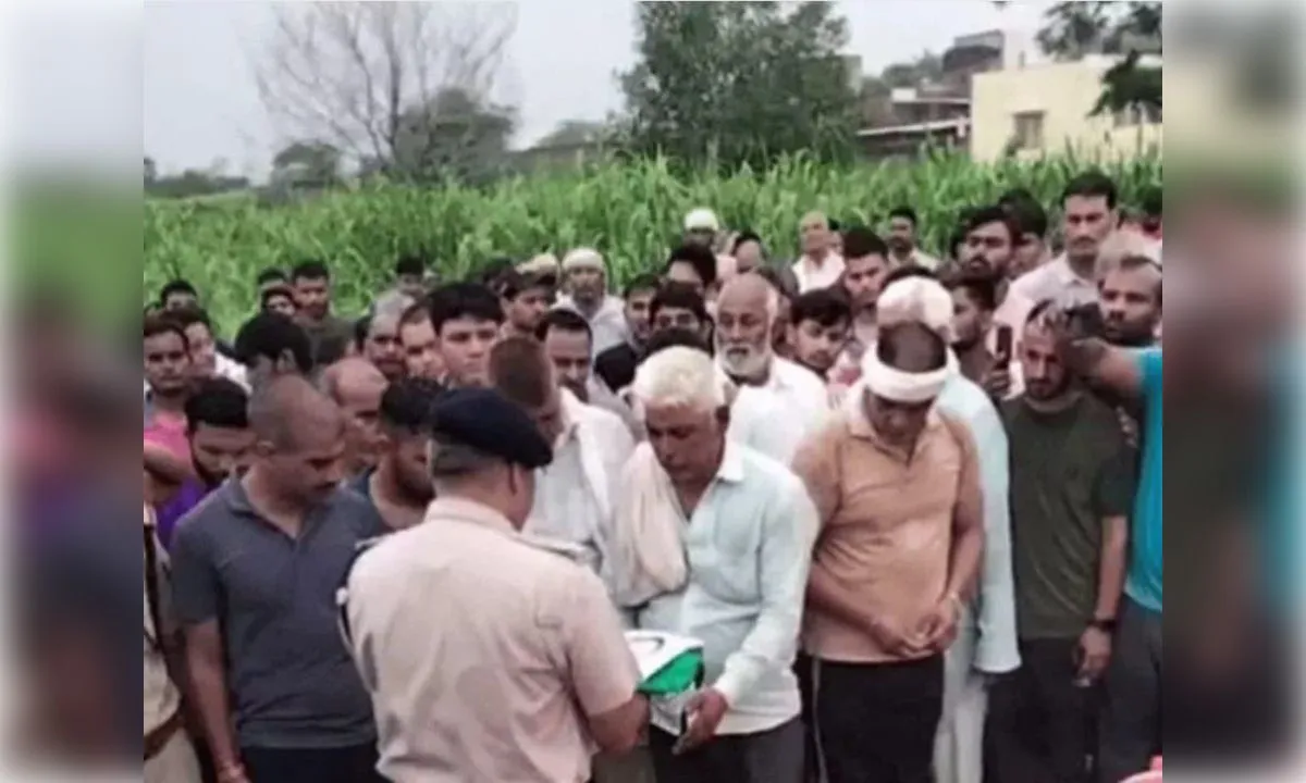 ट्रेन की चपेट में आए आरपीएफ जवान की तिरंगे में अंतिम विदाई