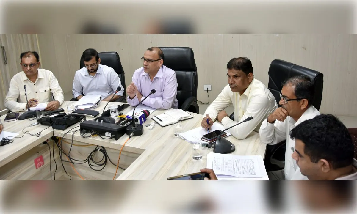 एसआईआर अभियान के तहत फतेहाबाद में मतदाताओं को जारी नोटिस