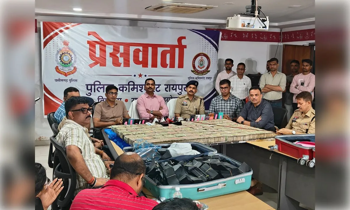 रायपुर: पुलिस ने ब्लैक करेंसी ठगी गिरोह का किया पर्दाफाश , 9 गिरफ्तार