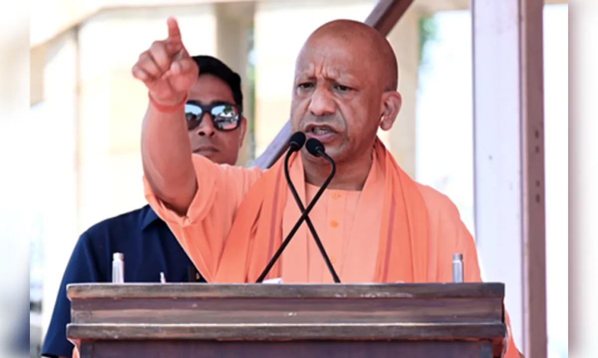 जेपीएनआईसी को लेकर सीएम योगी का अखिलेश-डिंपल पर हमला