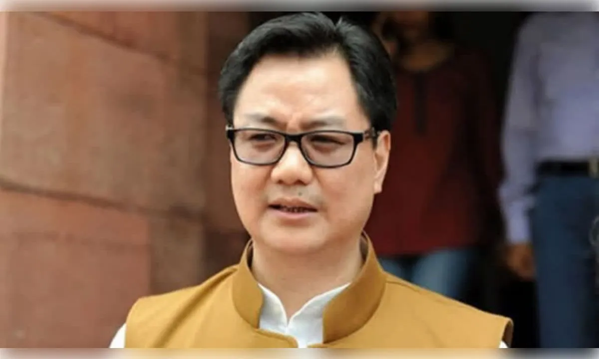 रिजिजू का पवन खेड़ा पर बड़ा आरोप, बोले- झूठे आरोपों में मिली सीट 