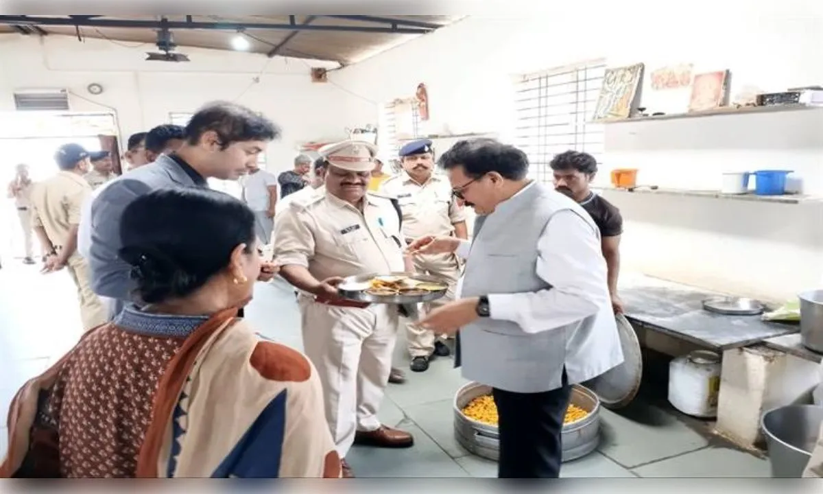 प्रधान जिला न्यायाधीश ने जिला जेल का निरीक्षण कर बंदियों की सुनी समस्याएं