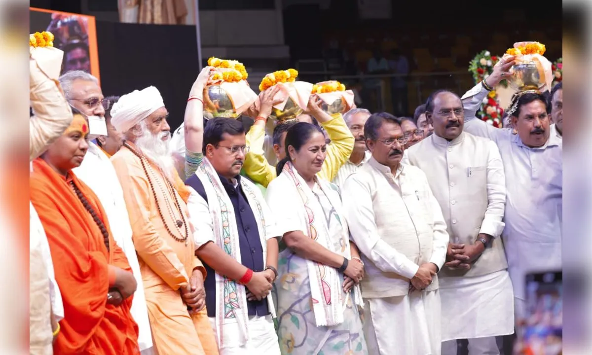 समरसता संकल्प अभियान में शामिल हुए भाजपा अध्यक्ष नवीन और सीएम रेखा