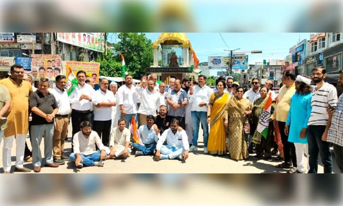 हल्द्वानी कांग्रेस रैली में कार्यकर्ताओं ने भाजपा का फूंका पुतला