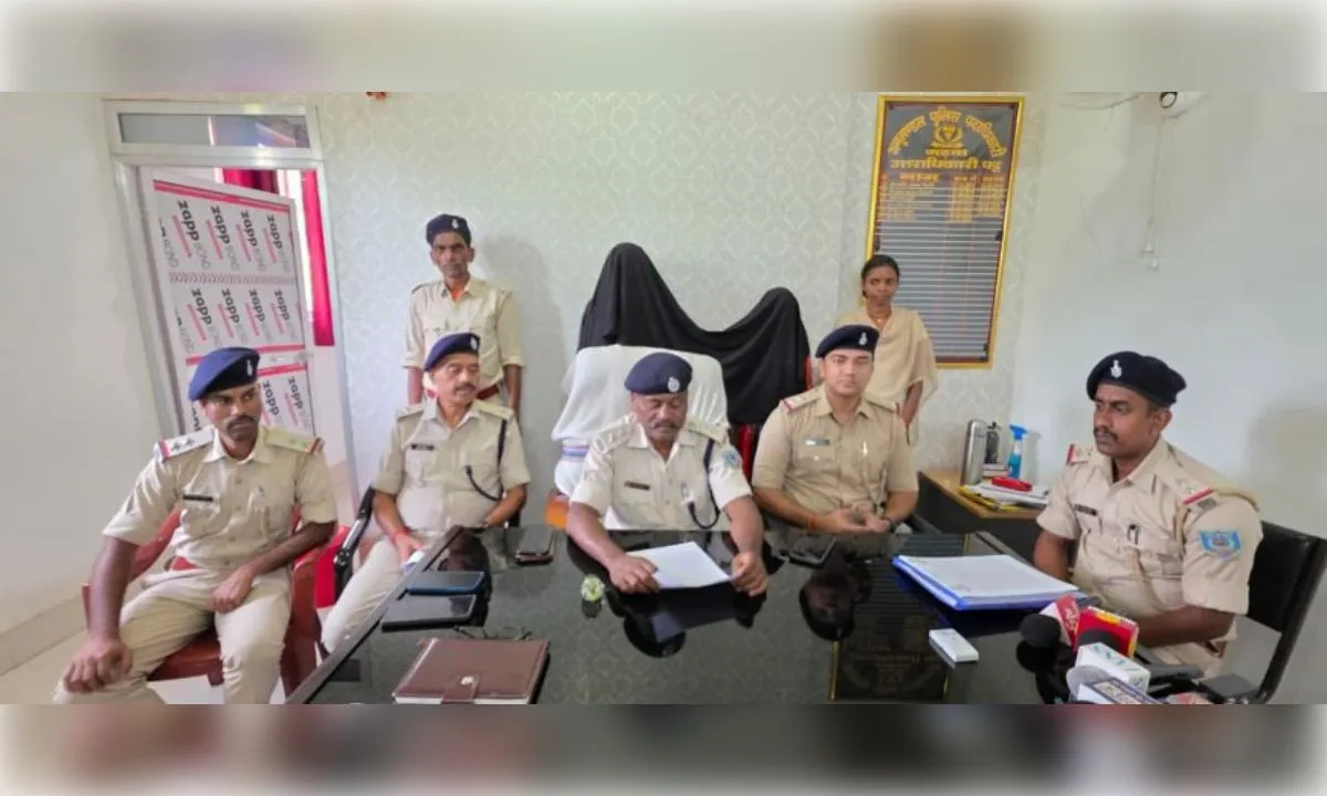 जमीन हड़पने की नीयत से देवर की गला दबाकर हत्या, मां-बेटा गिरफ्तार