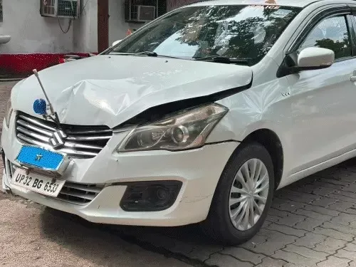 शहीद पथ पर डीआईजी की कार में पीछे से टक्कर मारी 