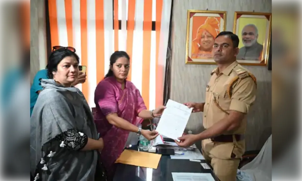 कांग्रेस महिला मोर्चा ने कंगना रनौत के खिलाफ मुकदमा दर्ज कराने के लिए दी तहरीर