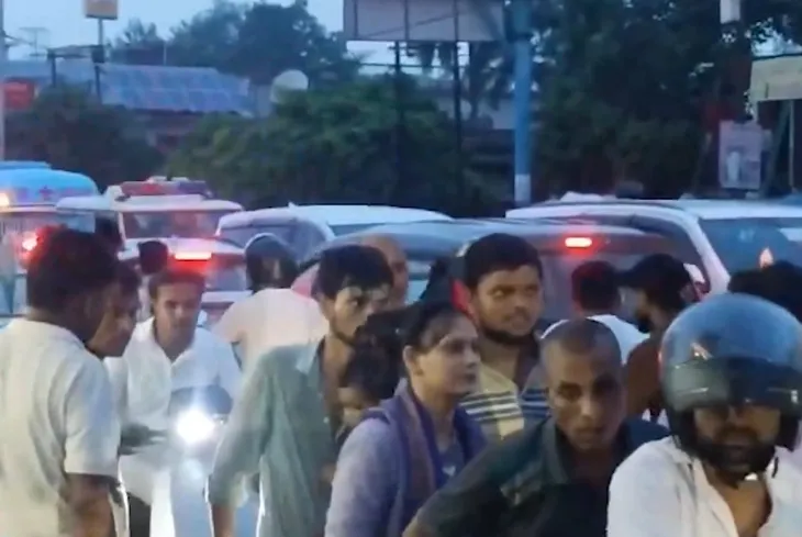मोहनलालगंज में जाम में फंसा मंत्री दिनेश प्रताप सिंह का काफिला 