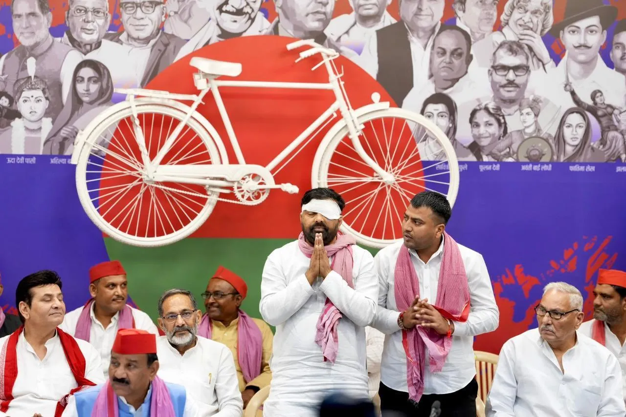 पूर्व सीएम के सामने आईपीएस अविनाश पांडेय द्वारा की गई बर्बरता का दर्द छलका 