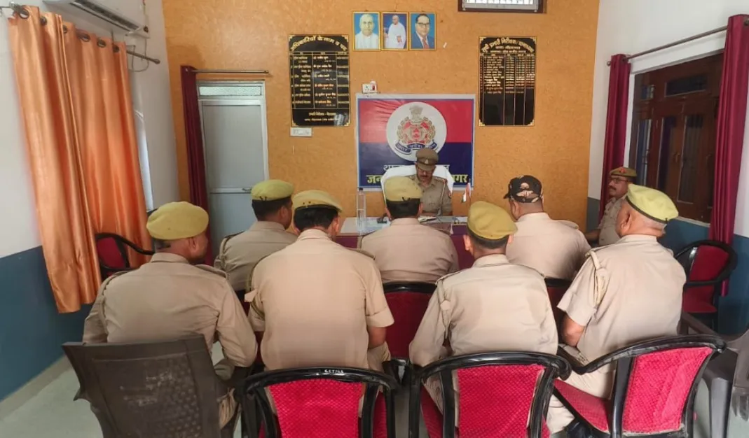 आगामी श्रावण मास एवं चेहल्लुम पर्व के दृष्टिगत थाना मेंहदावल पर पीआरवी कर्मियों की बैठक आयोजित