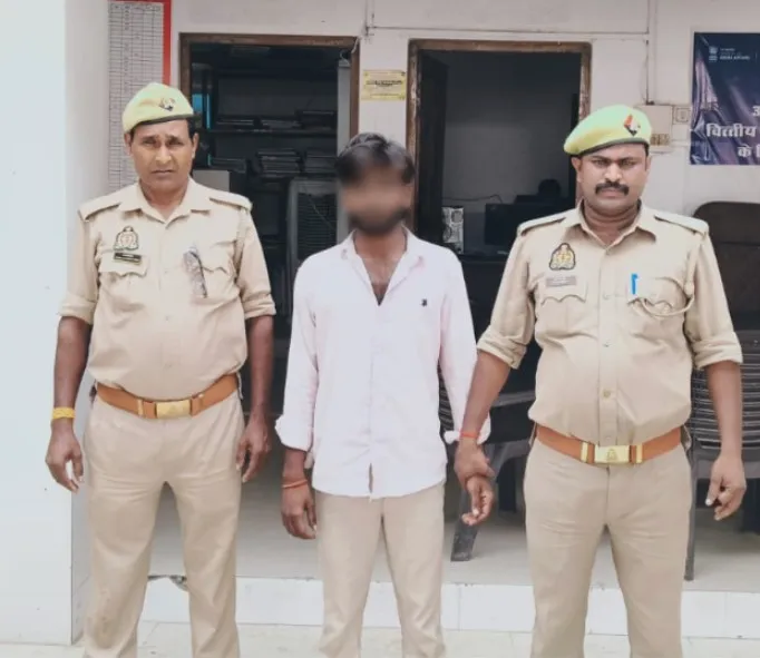 खलीलाबाद पुलिस द्वारा आर्म्स एक्ट के मामले में वाछिंत अभियुक्त गिरफ्तार